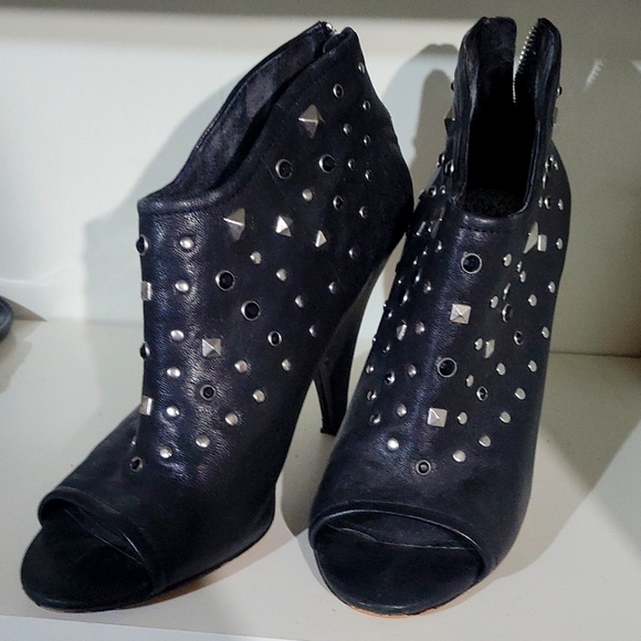 Vince Camuto open toe booties size 9 - Picture 2 of 4